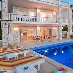 Villa Lux Ketchy , Heatable Infinity Pool , Wifi , Sunset In